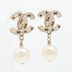 ITEM 21 - Chanel Large Coco Mark CC Piercing Earring Pearl and Diamontes ITEM 21 - Chanel Large Coco Mark CC Piercing Earring Pearl and Diamontes