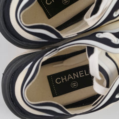 Chanel Cream/Black Sneakers Size 39