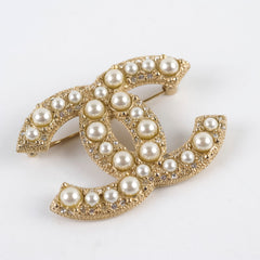 Chanel Pearl Gold Brooch Costume Jewellery