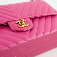 Chanel M/L Classic Flap Chevron Lambskin Fuchsia