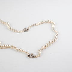 Chanel CC Logo Pearl Necklace