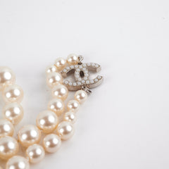 Chanel CC Logo Pearl Necklace