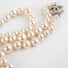 Chanel CC Logo Pearl Necklace