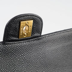 Chanel Vintage Caviar Memium/Large Classic Flap Black
