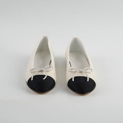 Chanel Ballet Flats Size 35.5 White/Black