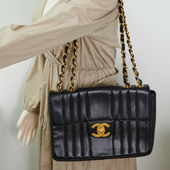 ITEM 33 - Chanel Vintage Caviar Jumbo Black