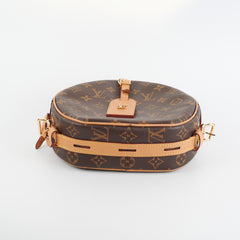 ITEM 29 - Louis Vuitton Boite Chapeau Souple MM Monogram