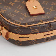 ITEM 29 - Louis Vuitton Boite Chapeau Souple MM Monogram