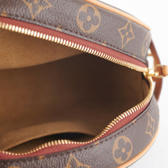 ITEM 29 - Louis Vuitton Boite Chapeau Souple MM Monogram