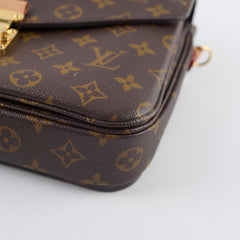 Louis Vuitton Pochette Metis Monogram Microchip
