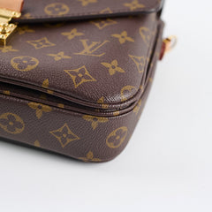 Louis Vuitton Pochette Metis Monogram