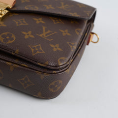 Louis Vuitton Pochette Metis Monogram