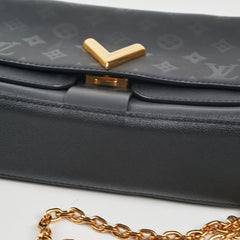 Louis Vuitton Very Chain Black Shoulder Bag