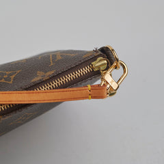 Louis Vuitton Pochette Monogram Accesaries