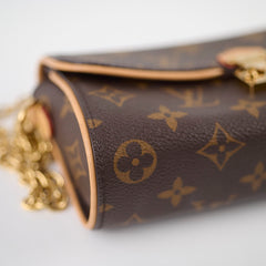 Louis Vuitton Pochette Camille Monogram Canvas