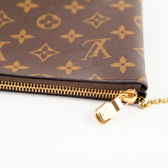 Louis Vuitton Pouch M Monogram