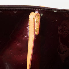 Louis Vuitton Bellevue GM Amarante Vernis + Bag Charm