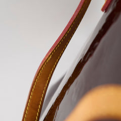 Louis Vuitton Bellevue GM Amarante Vernis + Bag Charm
