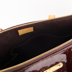 Louis Vuitton Bellevue GM Amarante Vernis + Bag Charm
