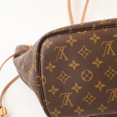 Louis Vuitton Neverfull MM with Pouch