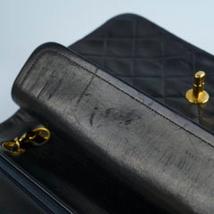 Chanel vintage small classic flap black