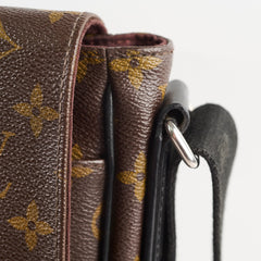 Louis Vuitton Men's Messenger Bag Monogram