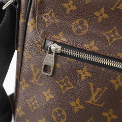 Louis Vuitton Men's Messenger Bag Monogram