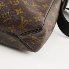 Louis Vuitton Men's Messenger Bag Monogram