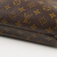 Louis Vuitton Men's Messenger Bag Monogram