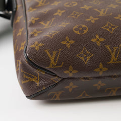 Louis Vuitton Men's Messenger Bag Monogram