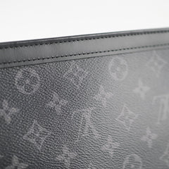 Pochette Voyage MM Eclipse Monogram