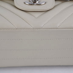 Chanel Classic Flap Small Lambskin Chevron Cream - Series 31