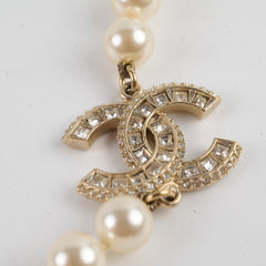 Chanel CC Logo Pearl Necklace