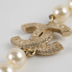 Chanel CC Logo Pearl Necklace