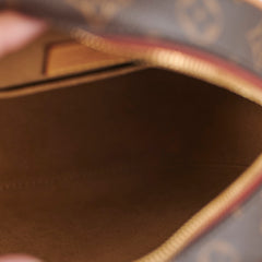 Louis Vuitton Boite Chapeau Souple MM Monogram Crossbody