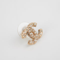Chanel CC Logo Pearls earrings
