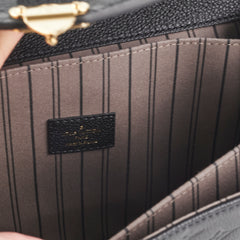 Louis Vuitton Pochette Metis Black