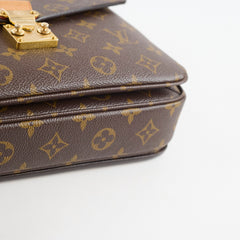 Louis Vuitton Pochette Metis Monogram
