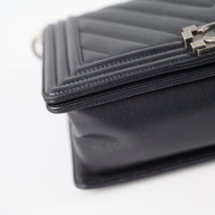 Chanel Old Medium Boy Chevron in Caviar Black
