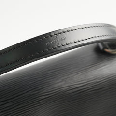 Louis Vuitton Cluny MM Epi Black Shoulder Bag