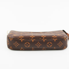 Louis Vuitton Monogram Pochette Accessories