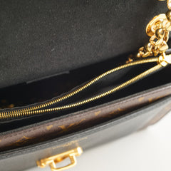 Louis Vuitton Victoire Monogram