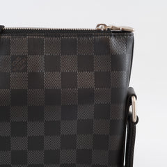 Louis Vuitton Discovery Messenger BB