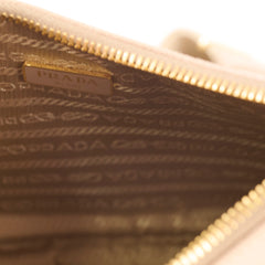 Prada Re-Edition 2005 Saffiano Beige