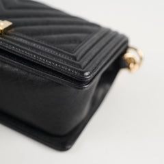 Chanel Old Medium Boy Chevron Caviar Black