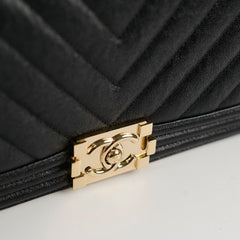 Chanel Old Medium Boy Chevron Caviar Black