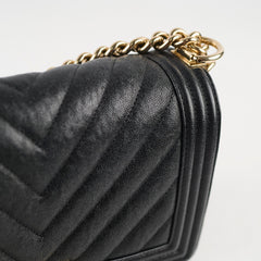 Chanel Old Medium Boy Chevron Caviar Black