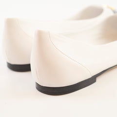 Louis Vuitton Capucine Ballet Flats White/Black - Size 37