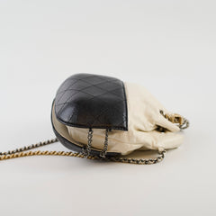 Chanel Gabrielle Bucket Bag white/black