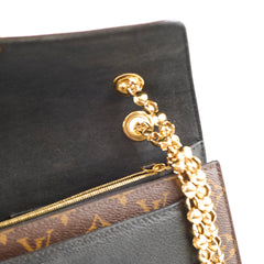 Louis Vuitton Victoire Black